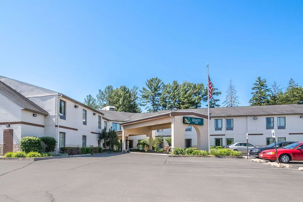 Apalachin Quality Inn Binghamton West מראה חיצוני תמונה